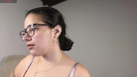 Snapshot of moonwoman_ chatting on October 2025 03:23:02 AM Moon Woman online show from October 2025 03:23:02 AM