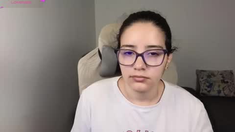 Snapshot of moonwoman_ chatting on November 2025 01:52:01 AM Moon Woman online show from November 2025 01:52:01 AM