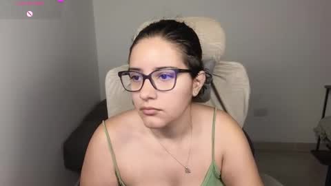 Snapshot of moonwoman_ chatting on November 2025 06:13:01 AM Moon Woman online show from November 2025 06:13:01 AM