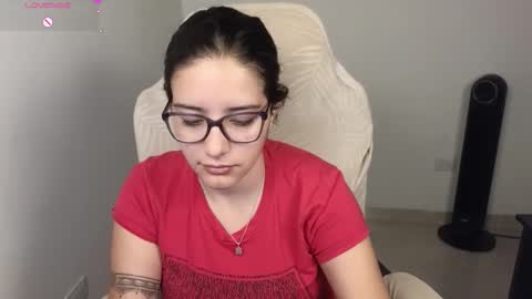 Snapshot of moonwoman_ chatting on November 2025 12:27:01 AM Moon Woman online show from November 2025 12:27:01 AM