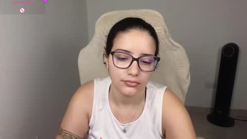 Snapshot of moonwoman_ chatting on November 2025 03:12:01 AM Moon Woman online show from November 2025 03:12:01 AM