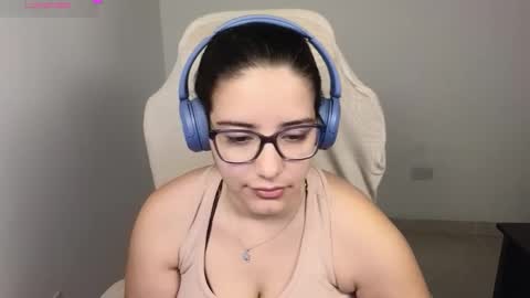 Snapshot of moonwoman_ chatting on November 2025 02:11:02 AM Moon Woman online show from November 2025 02:11:02 AM