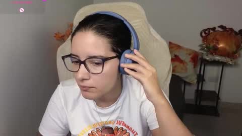 Snapshot of moonwoman_ chatting on November 2025 06:50:01 AM Moon Woman online show from November 2025 06:50:01 AM