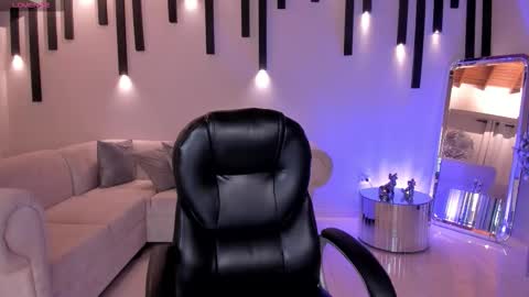 Morgan Hicks online show from October 2025 07:22:01 PM