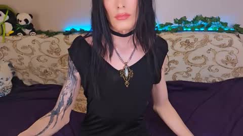 Morwain online show from November 2025 10:30:02 PM