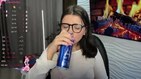 Snapshot of morygirl chatting on November 2025 01:33:02 PM mori online show from November 2025 01:33:02 PM