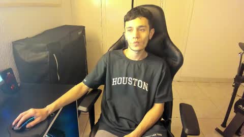 Snapshot of mr_andresr chatting on February 2025 02:20:02 AM Andy online show from February 2025 02:20:02 AM