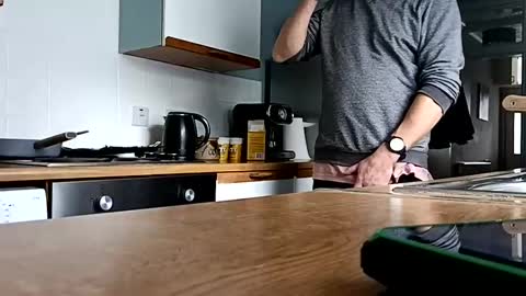 mr_i_ online show from February 2025 10:05:01 AM