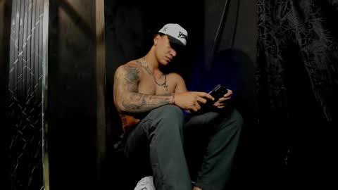 mr_maximo online show from November 2025 04:34:02 AM