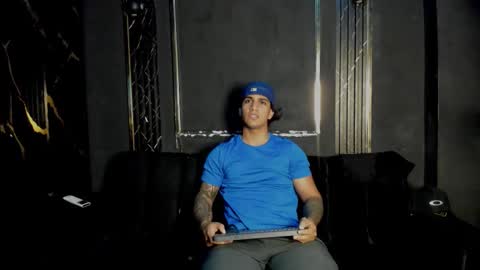 mr_maximo online show from December 2025 03:57:01 AM