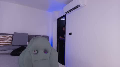 MIKEE online show from November 2025 03:16:02 AM