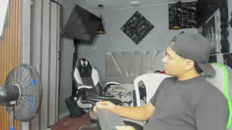 mr_mois online show from May 2026 05:36:02 AM
