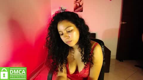 Snapshot of mr_mrscurie chatting on January 2025 01:20:01 AM Mr  Mrs Curie online show from January 2025 01:20:01 AM