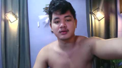 Snapshot of mr_olivercummerx chatting on October 2025 02:12:02 AM mr_olivercummerx online show from October 2025 02:12:02 AM