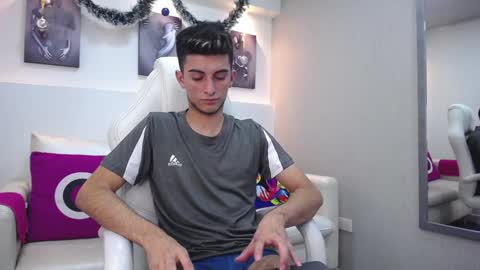 Snapshot of mr_williseo chatting on December 2024 11:38:02 PM williseo online show from December 2024 11:38:02 PM