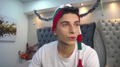 Snapshot of mr_williseo chatting on December 2024 06:58:02 PM williseo online show from December 2024 06:58:02 PM