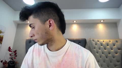 Snapshot of mr_williseo chatting on February 2025 07:57:02 PM williseo online show from February 2025 07:57:02 PM