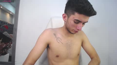 Snapshot of mr_williseo chatting on February 2025 08:28:01 PM williseo online show from February 2025 08:28:01 PM