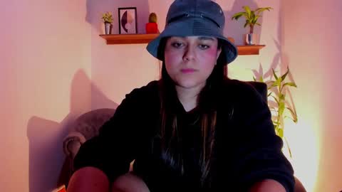Laura online show from March 2025 02:04:02 AM