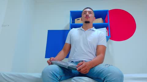 Mr Fox online show from September 2025 07:47:01 PM