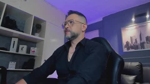 MrFrank. online show from November 2025 12:49:01 PM