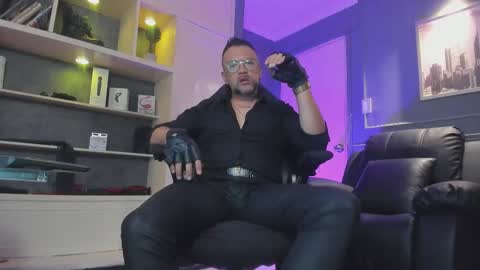 MrFrank. online show from December 2025 11:28:02 AM