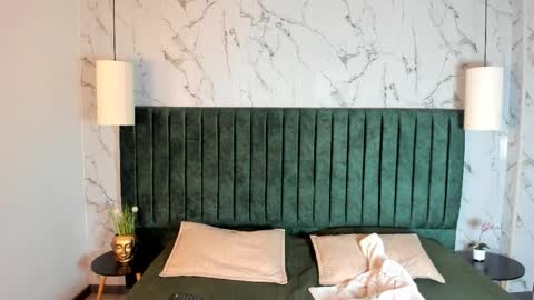 mrjustin_ online show from December 2025 07:52:02 PM