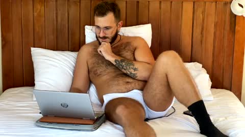 Snapshot of mrmaxiy chatting on May 2026 06:54:02 AM Max online show from May 2026 06:54:02 AM