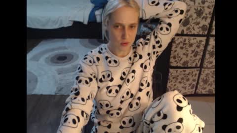 Sasha online show from October 2025 06:01:01 PM