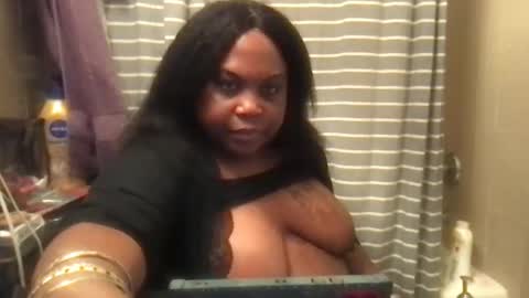 Snapshot of msjonemillion chatting on December 2024 02:19:02 AM Chocolate  Candy   Stick online show from December 2024 02:19:02 AM