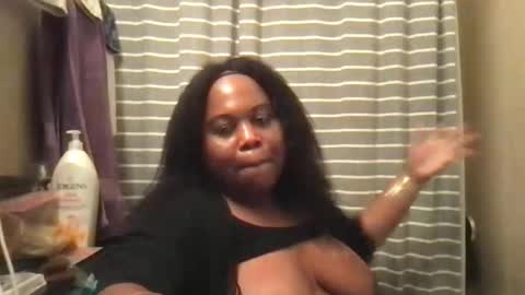 Snapshot of msjonemillion chatting on January 2025 04:08:01 AM Chocolate  Candy   Stick online show from January 2025 04:08:01 AM