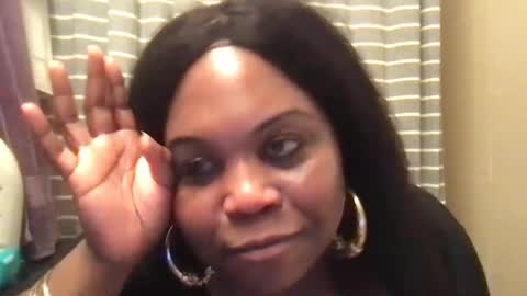 Snapshot of msjonemillion chatting on January 2025 11:11:01 PM Chocolate  Candy   Stick online show from January 2025 11:11:01 PM