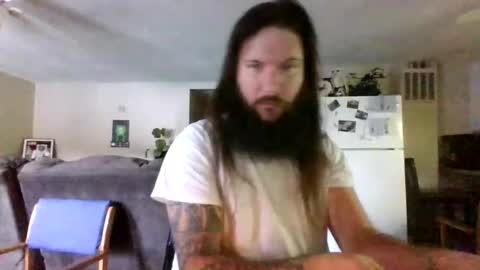 Snapshot of mudge chatting on December 2024 02:14:02 PM Mudge online show from December 2024 02:14:02 PM
