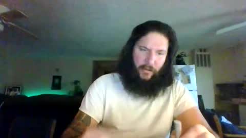 Snapshot of mudge chatting on January 2025 10:50:02 PM Mudge online show from January 2025 10:50:02 PM