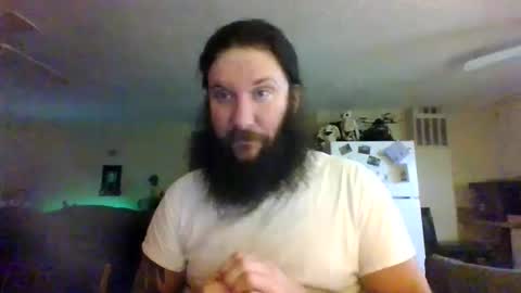 Snapshot of mudge chatting on January 2025 02:29:01 AM Mudge online show from January 2025 02:29:01 AM