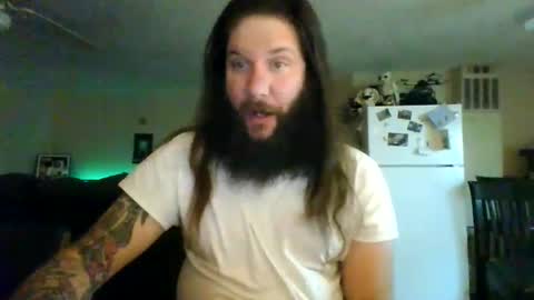 Snapshot of mudge chatting on January 2025 11:54:01 PM Mudge online show from January 2025 11:54:01 PM