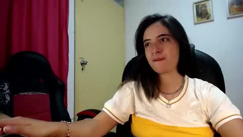 Snapshot of multiorgasmic_6 chatting on September 2025 02:35:01 AM Dani and Alex online show from September 2025 02:35:01 AM