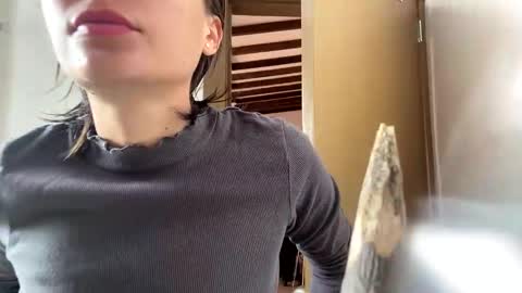 Snapshot of munchi_ chatting on December 2024 08:58:02 PM online show from December 2024 08:58:02 PM