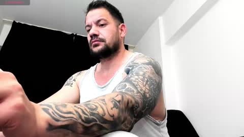 MuscleMonster31 online show from December 2025 11:56:01 PM