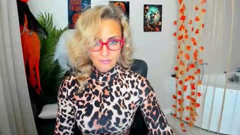 Diana online show from October 2025 11:44:02 AM