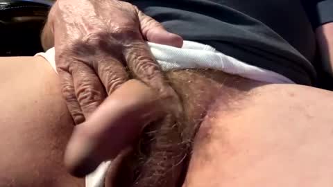 Snapshot of mutualjerk chatting on December 2024 03:26:01 PM bighead mature oldcock love hairy pussy C2C married..hairy women more than welcome. Tips not required but appreciated online show from December 2024 03:26:01 PM