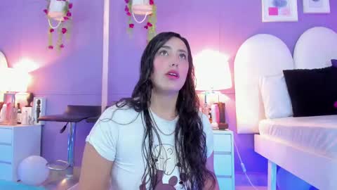 my_aleja_ online show from October 2025 12:24:01 PM