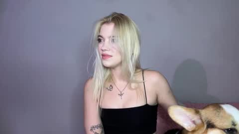 Lola online show from October 2025 05:57:02 PM