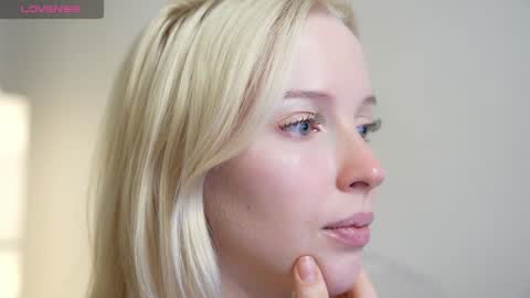 STELLA  Im here today online show from December 2024 10:51:01 PM
