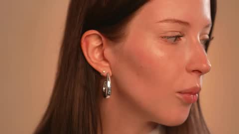 STELLA  Im here today online show from October 2025 04:24:02 PM