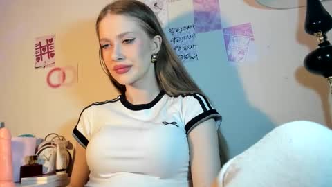 Snapshot of mychloecute chatting on May 2026 09:46:02 PM chloe online show from May 2026 09:46:02 PM
