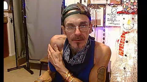 Snapshot of mycock4u247 chatting on December 2024 04:44:01 AM LA MARIPOSA DE MARICOPA online show from December 2024 04:44:01 AM