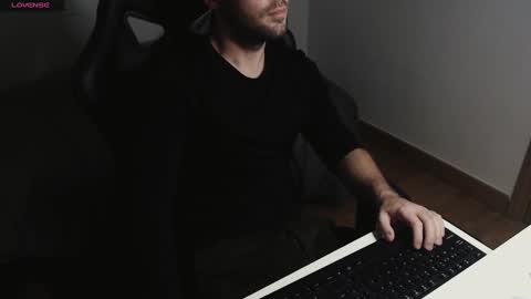 Snapshot of myhairymacho chatting on March 2025 06:30:01 PM Juan  OF  myhairymacho online show from March 2025 06:30:01 PM