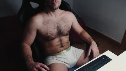 Snapshot of myhairymacho chatting on March 2025 12:49:01 AM Juan  OF  myhairymacho online show from March 2025 12:49:01 AM