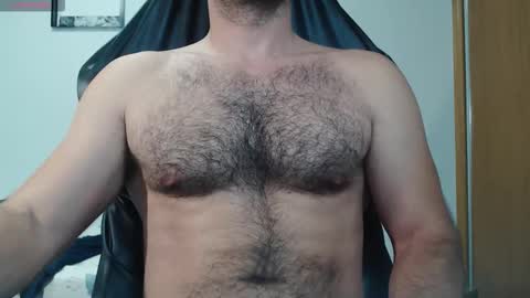 Snapshot of myhairymacho chatting on October 2025 12:11:02 AM Juan  OF  myhairymacho online show from October 2025 12:11:02 AM